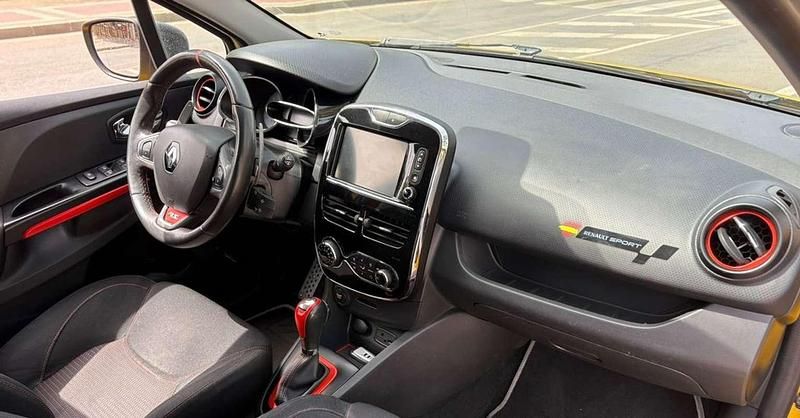 Usado Renault Clio IV 200 CV (147 kW) 2013 Amarillo Utilitario