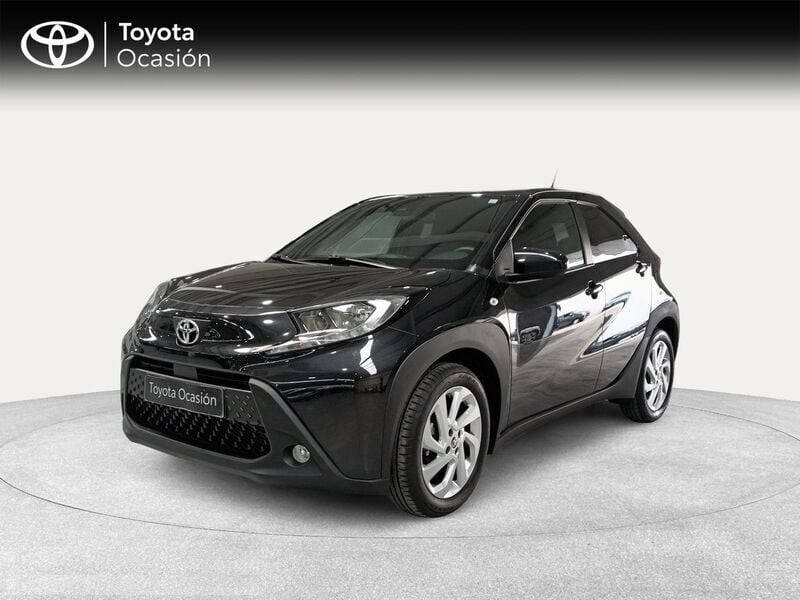 Negro Usado 2024 Toyota Aygo Play Utilitario | 14.900 € (Precio justo) - Imagen 1/4