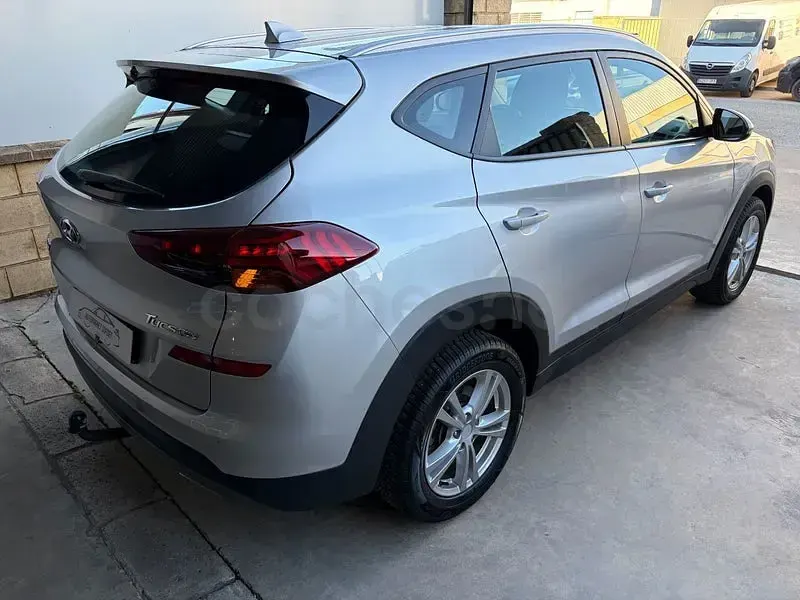 Usado Hyundai Tucson N Line 136 CV (100 kW) 2019 Gris / plata SUV