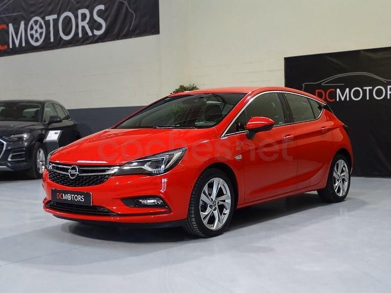 Usado Opel Astra Dynamic 150 CV (110 kW) 2017 Rojo Berlina