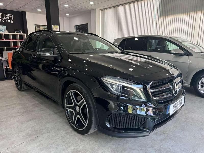 Usado Mercedes GLA220 AMG line 177 CV (130 kW) 2015 Negro SUV
