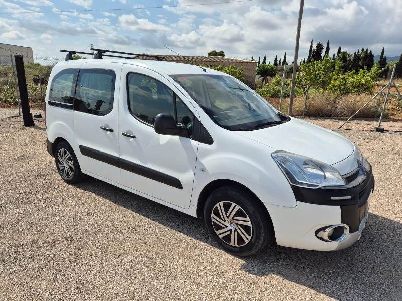 Blanco Usado 2013 Citroën Berlingo Tonic Monovolumen | 8500 € (Caro) - Imagen 1/4