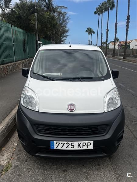 Blanco Usado 2016 Fiat Fiorino Monovolumen | 4350 € (Precio justo) - Imagen 1/4