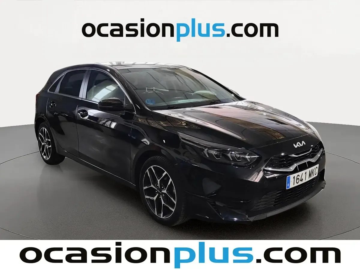 Usado Kia Ceed 160 CV (117 kW) 2023 Negro Utilitario