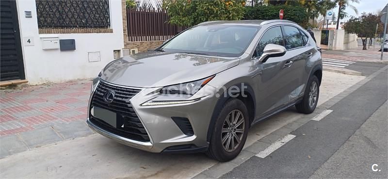 Usado Lexus NX300h Business Edition 197 CV (144 kW) 2020 Gris / plata SUV