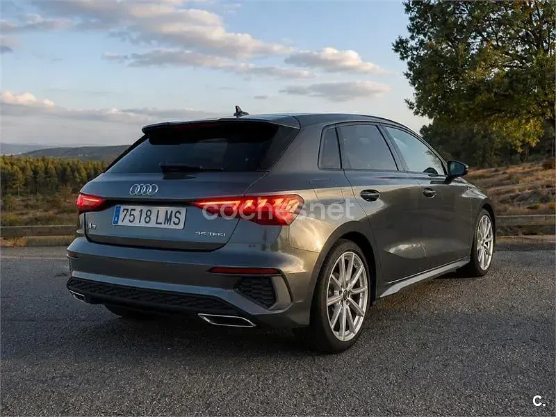 Usado Audi A3 S-Line 150 CV (110 kW) 2021 Gris / plata Berlina