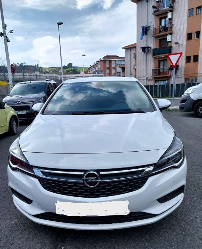 Blanco Usado 2019 Opel Astra S Utilitario | 12.000 € (Precio justo) - Imagen 1/4
