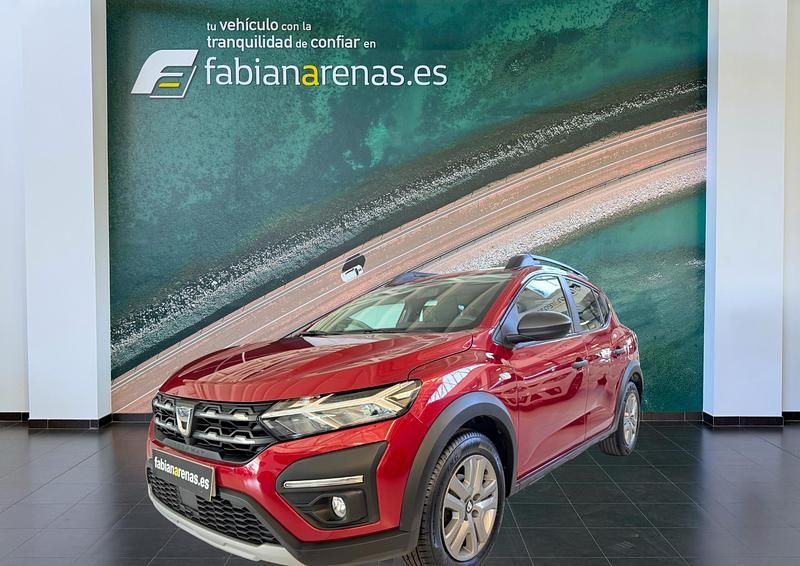 Usado Dacia Sandero Essentiel 91 CV (66 kW) 2022 Rojo Utilitario