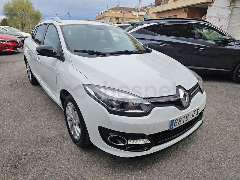 Usado Renault Mégane GrandTour LIMITED 110 CV (80 kW) 2015 Blanco Familiar