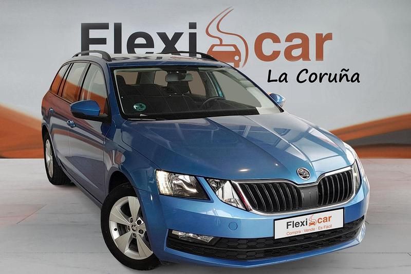 Usado Skoda Octavia 116 CV (85 kW) 2019 Azul Familiar