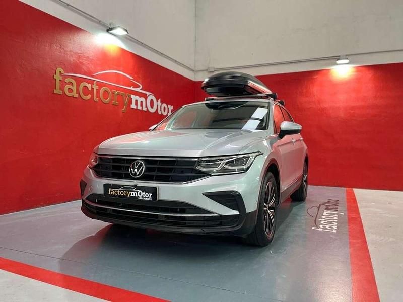 Gris Usado 2021 VW Tiguan Life SUV | 21.900 € (Buen precio) - Imagen 1/4