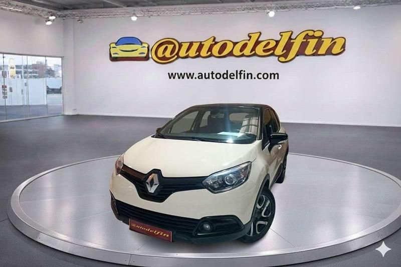 Usado Renault Captur Intens 90 CV (66 kW) 2014 Beige SUV