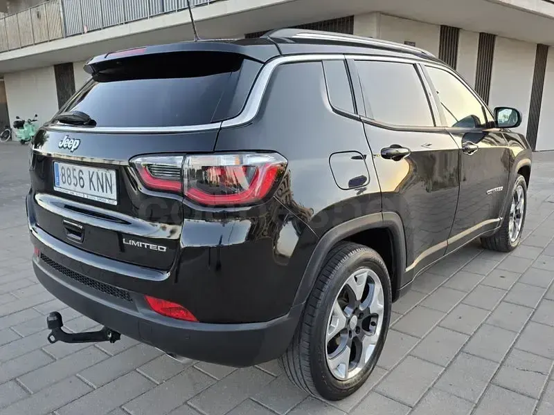 Usado Jeep Compass Limited 120 CV (88 kW) 2018 Negro SUV