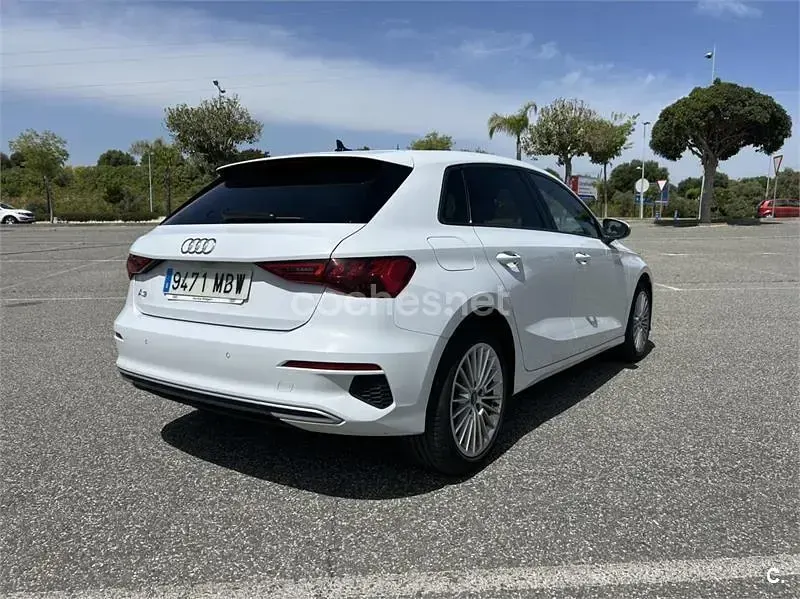 Usado Audi A3 116 CV (85 kW) 2022 Blanco Berlina