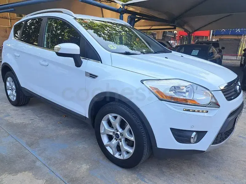 Usado Ford Kuga Trend 140 CV (102 kW) 2012 Blanco SUV