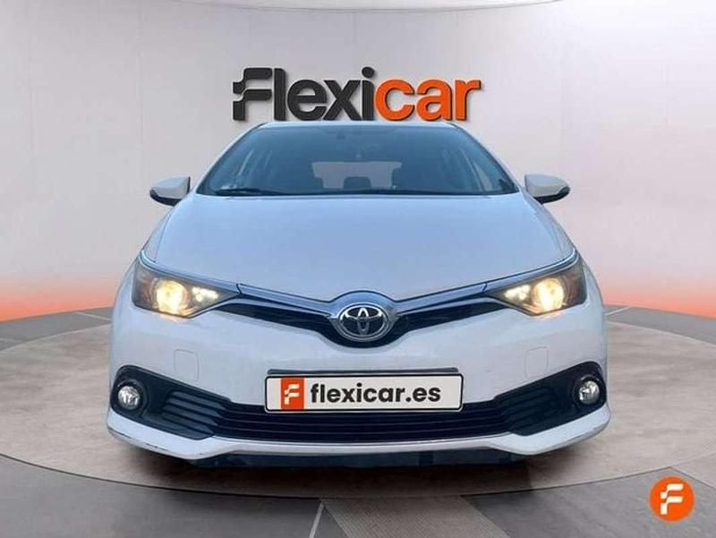 Usado Toyota Auris Active 116 CV (85 kW) 2017 Blanco Utilitario