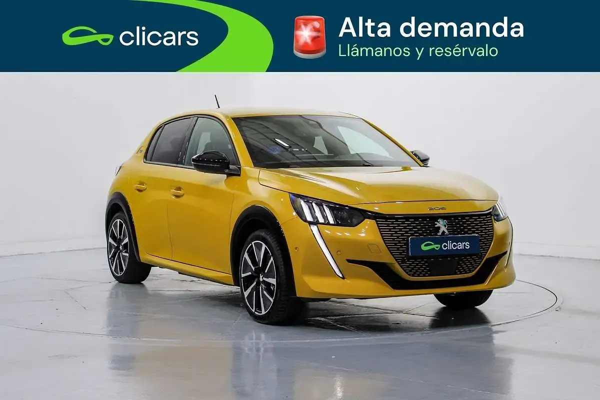 Usado Peugeot e-208 GT 100 kW (136 CV) 2021 Amarillo Utilitario