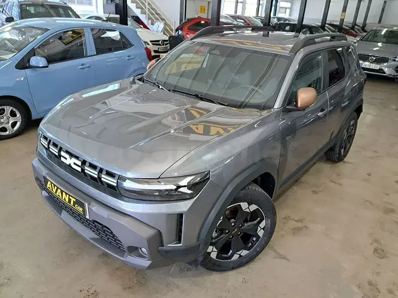 Usado Dacia Duster Expression 140 CV (102 kW) 2025 Gris / plata SUV