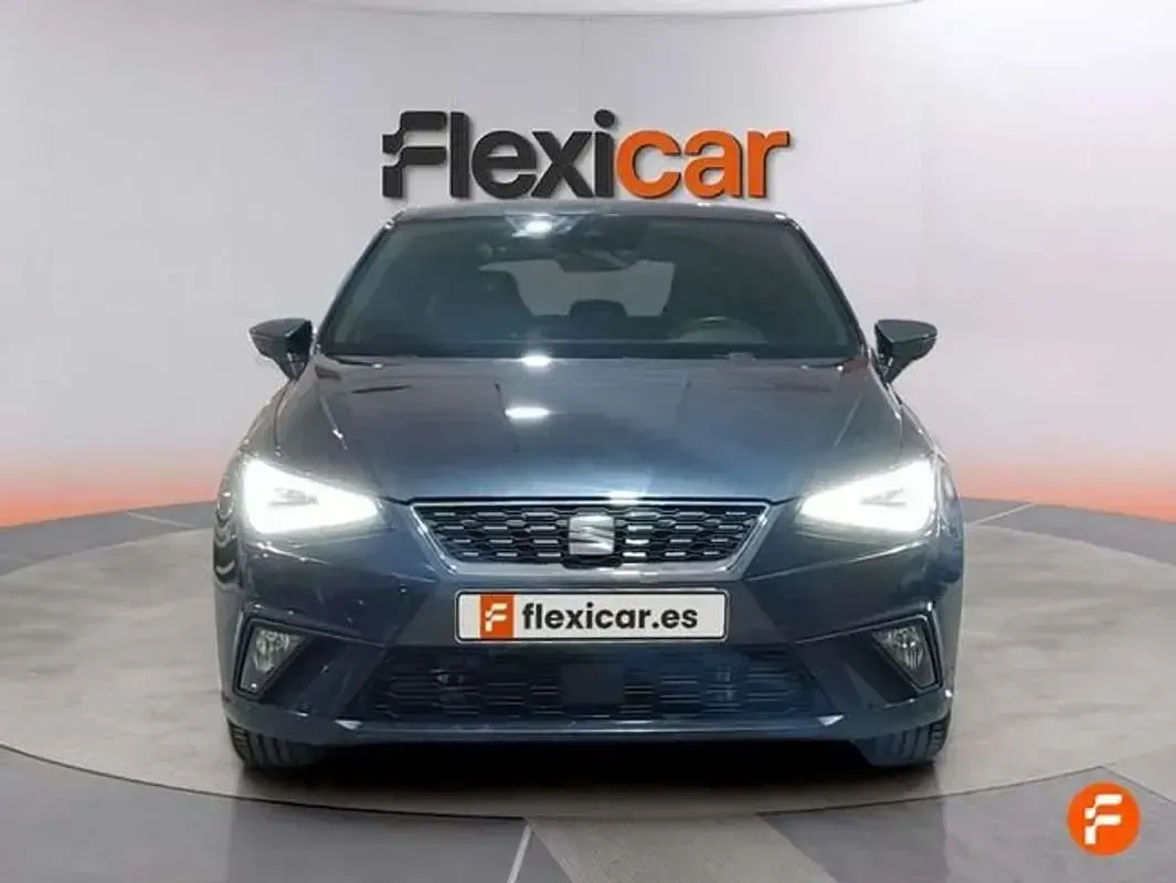 Usado Seat Ibiza XCELLENCE 116 CV (85 kW) 2024 Gris Utilitario