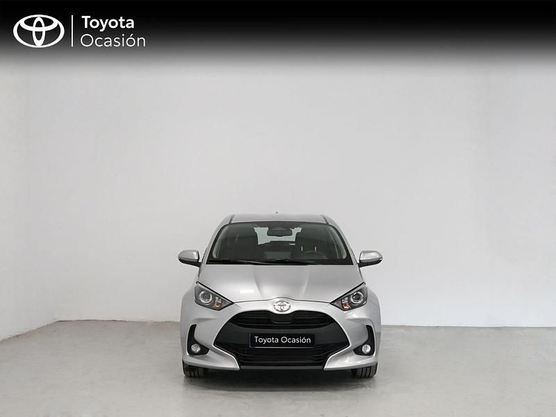 Usado Toyota Yaris Hybrid Active 116 CV (85 kW) 2025 Gris Berlina