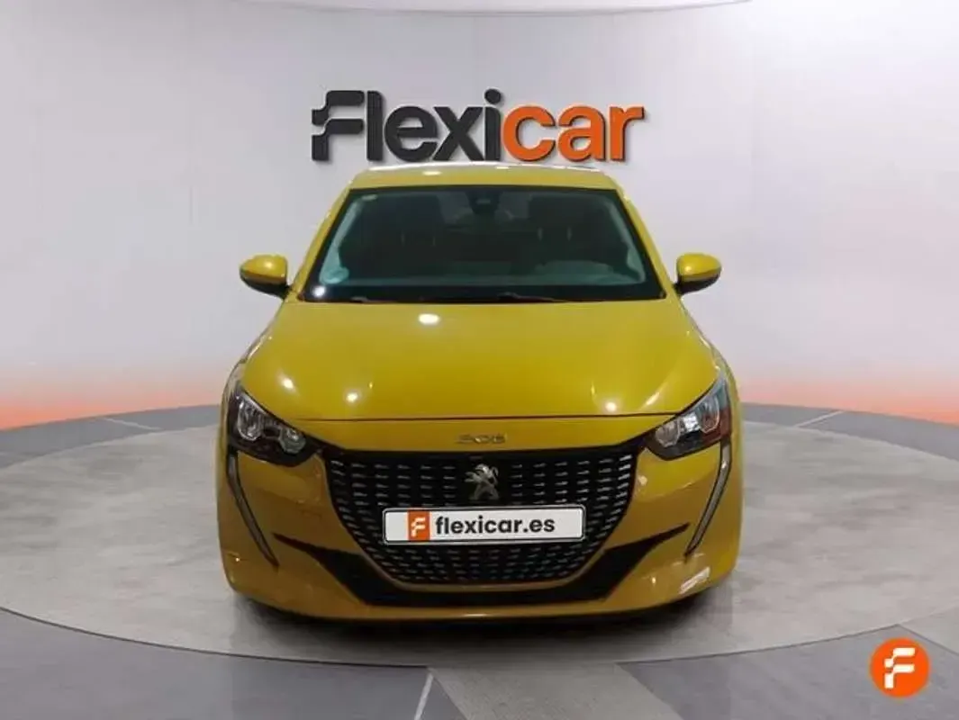 Usado Peugeot 208 Allure 101 CV (74 kW) 2020 Amarillo Utilitario