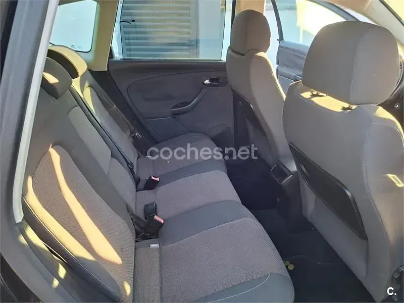 Usado Seat Altea XL 125 CV (91 kW) 2009 Negro Monovolumen