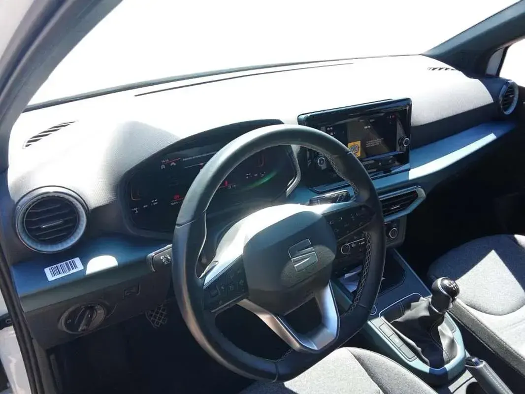 Usado Seat Arona 116 CV (85 kW) 2025 Blanco SUV