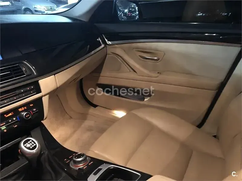 Usado BMW 520 177 CV (130 kW) 2010 Negro Berlina