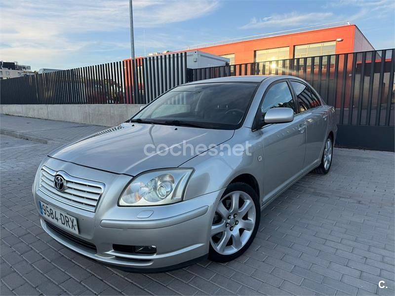 Usado Toyota Avensis Executive 147 CV (108 kW) 2005 Gris / plata Berlina