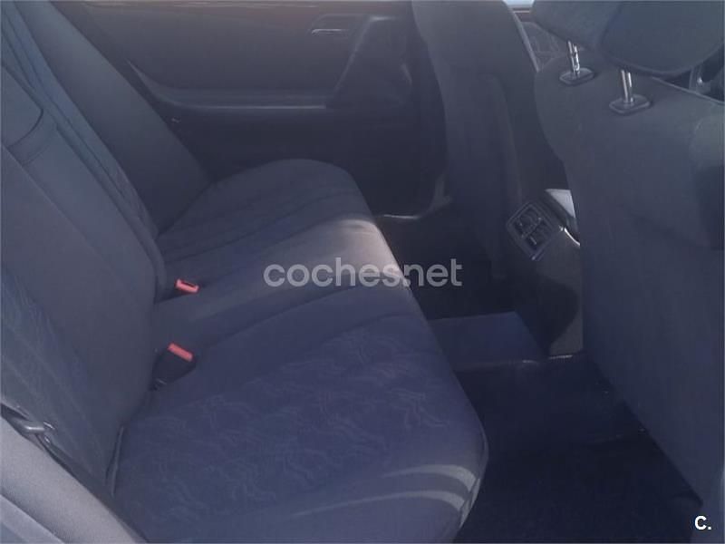 Usado Mercedes E220 Classic 125 CV (91 kW) 1997 Azul Familiar
