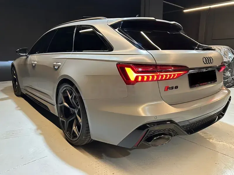 Usado Audi RS6 Performance 630 CV (463 kW) 2025 Gris / plata Familiar
