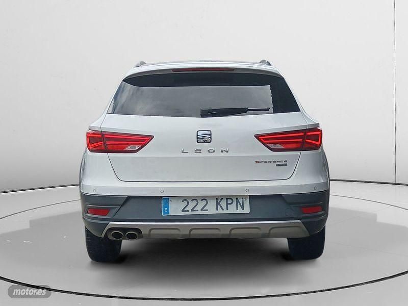 Usado Seat Leon X-Perience 4Drive 150 CV (110 kW) 2018 Blanco Familiar