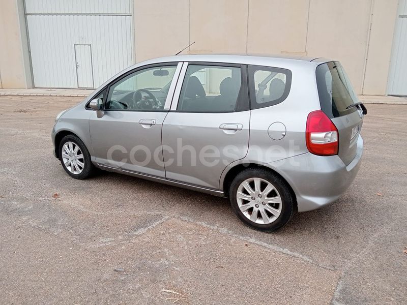 Usado Honda Jazz LS 83 CV (61 kW) 2007 Gris / plata Utilitario