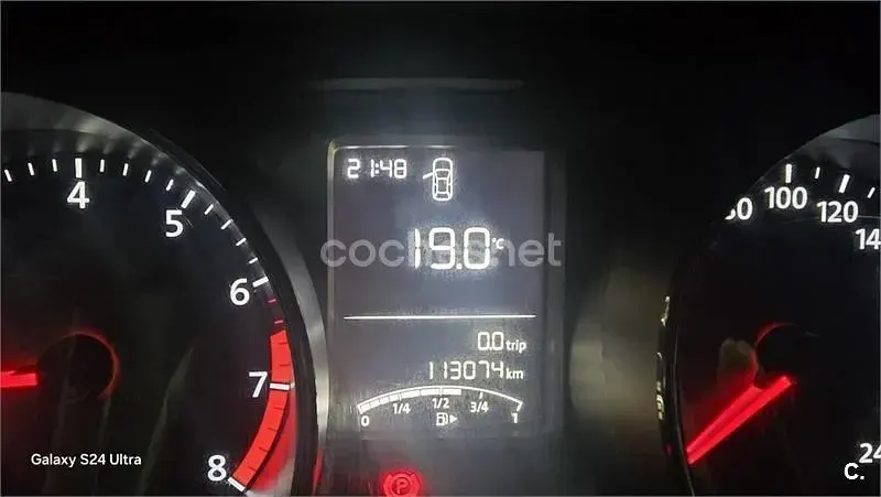 Usado VW Polo Advance 90 CV (66 kW) 2014 Negro Berlina