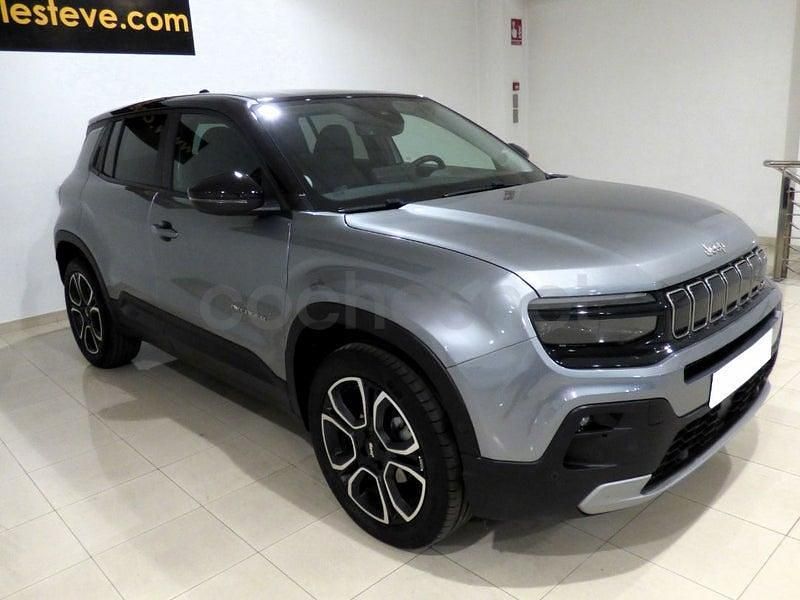 Usado Jeep Avenger Summit 100 CV (73 kW) 2023 Gris / plata SUV