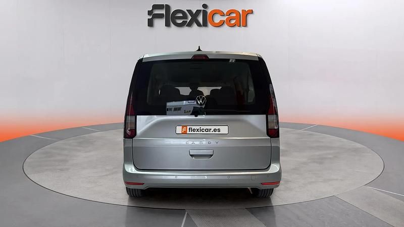 Usado VW Caddy Maxi 122 CV (89 kW) 2024 Gris Monovolumen