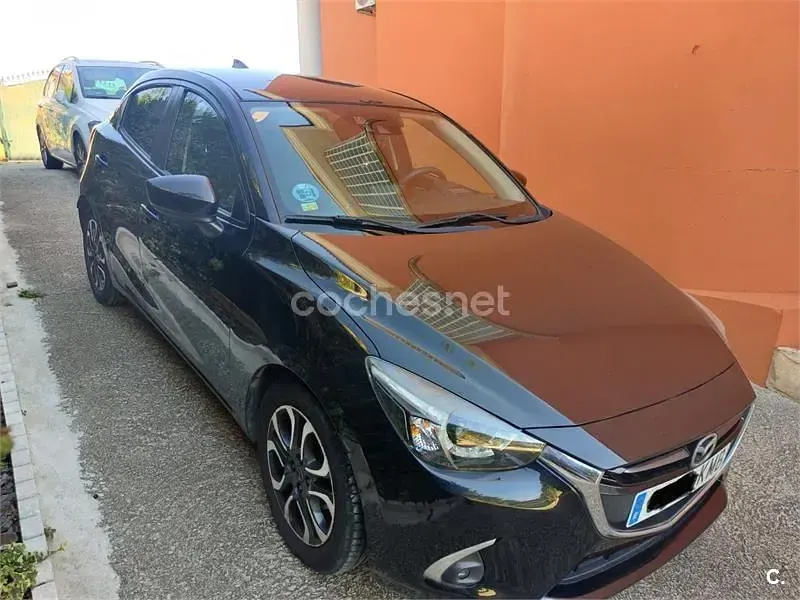 Usado Mazda 2 Luxury 90 CV (66 kW) 2018 Negro Berlina