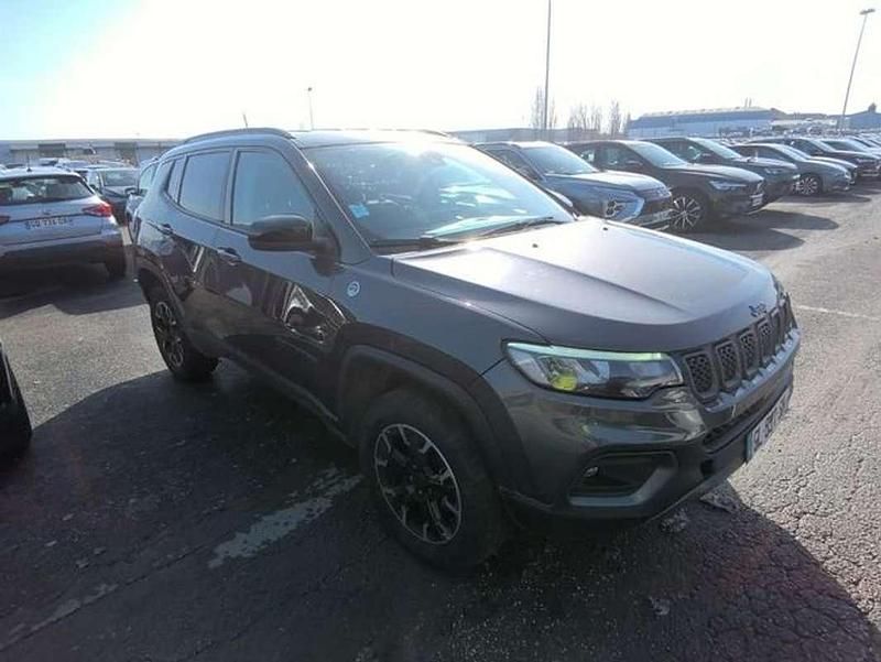 Usado Jeep Compass Trailhawk 241 CV (177 kW) 2023 Gris SUV