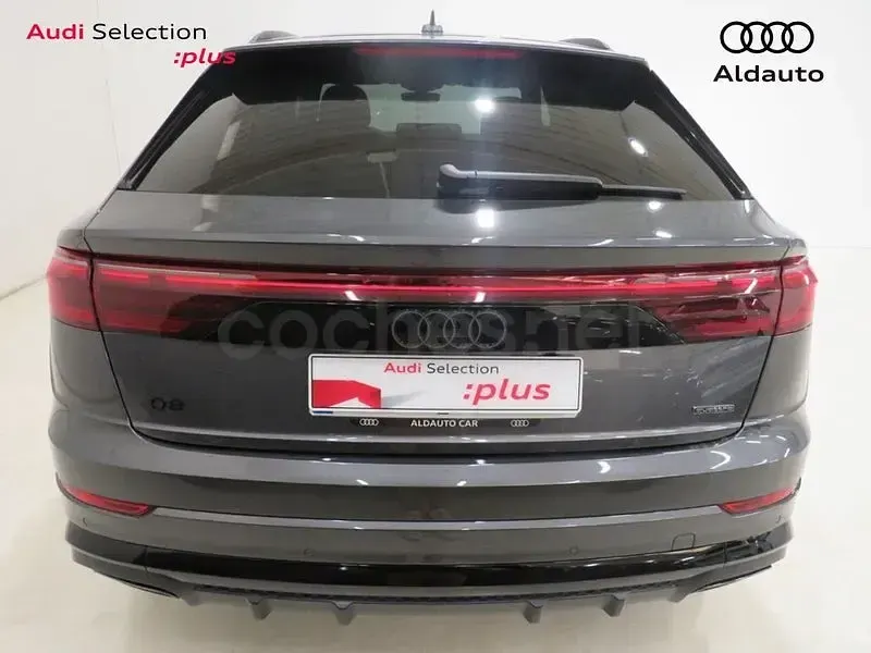Usado Audi Q8 286 CV (210 kW) 2025 Gris / plata SUV