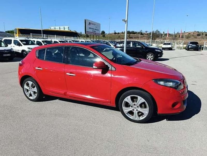 Usado Renault Mégane III 106 CV (77 kW) 2009 Rojo Berlina