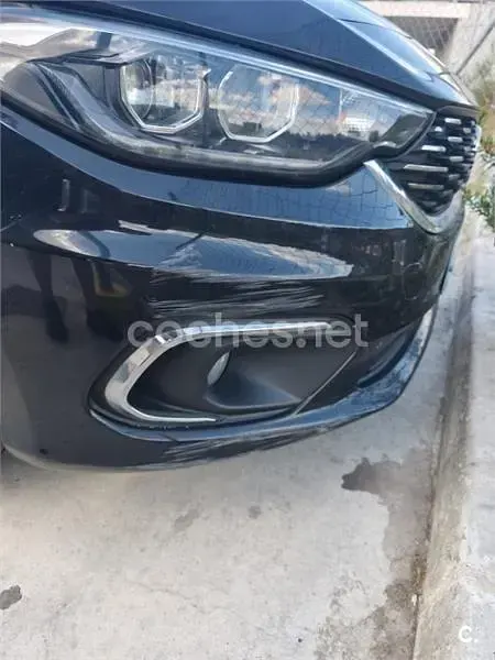 Usado Fiat Tipo Business 120 CV (88 kW) 2017 Negro Familiar