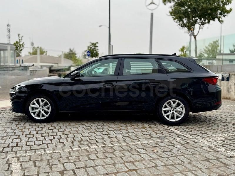 Begagnad Seat Leon Style 110 HK (80 kW) 2022 Svart Kombi