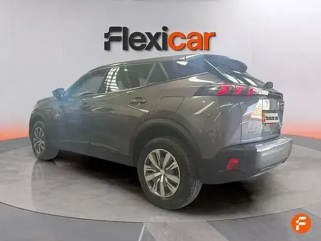 Usado Peugeot 2008 Active 110 CV (80 kW) 2021 Gris SUV