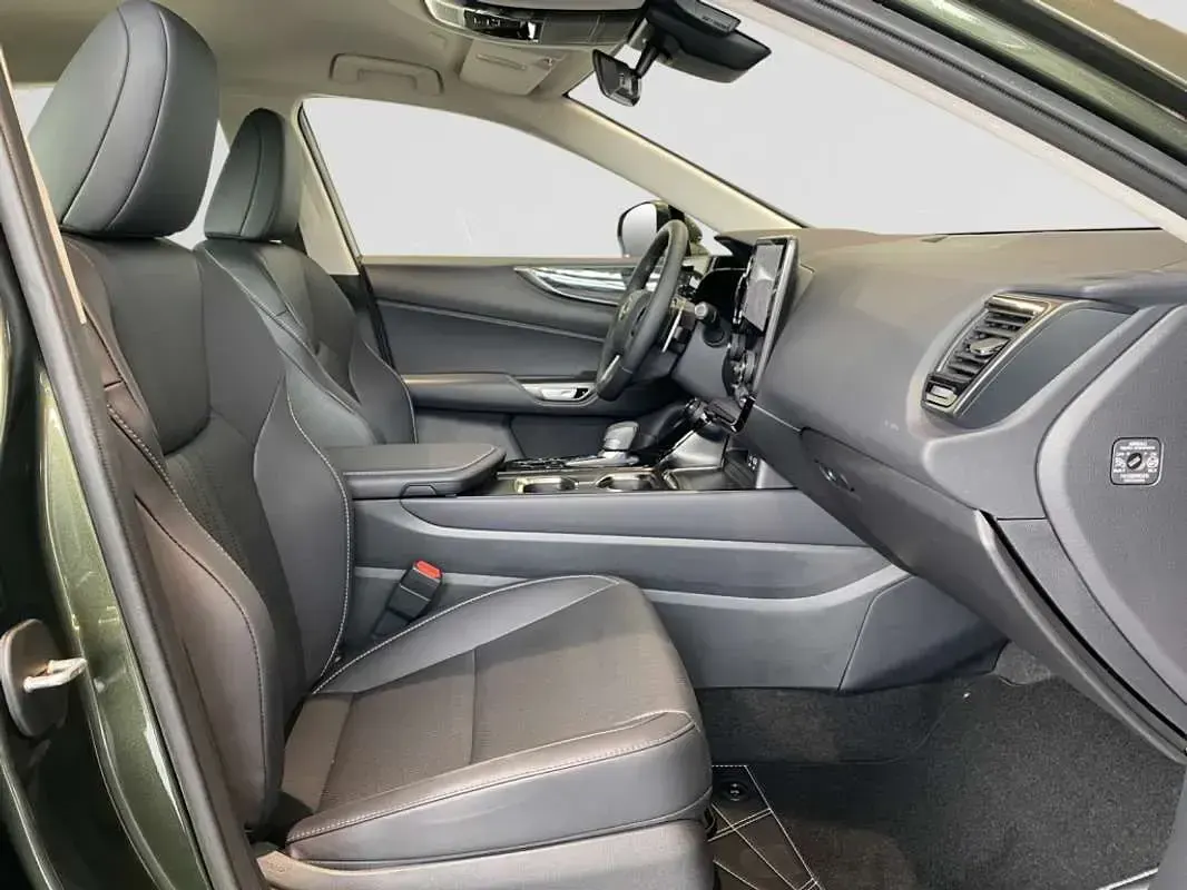 Nuevo Lexus NX450h+ 306 CV (225 kW) 2025 Verde SUV