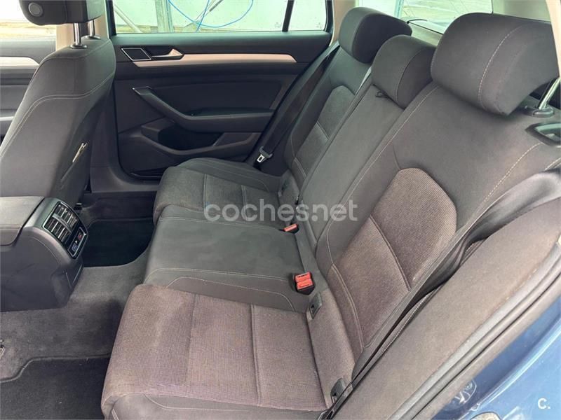 Etiqueta c (verde) Usado 2018 VW Passat Advance Familiar | 10.900 € (Buen precio) - Imagen 1/4