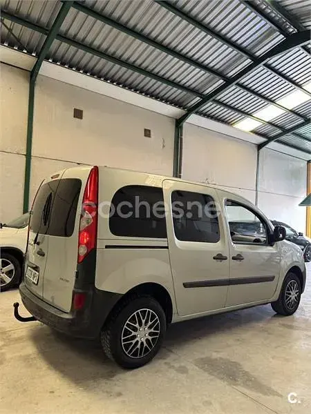Usado Renault Kangoo Expression 85 CV (62 kW) 2009 Gris / plata Familiar