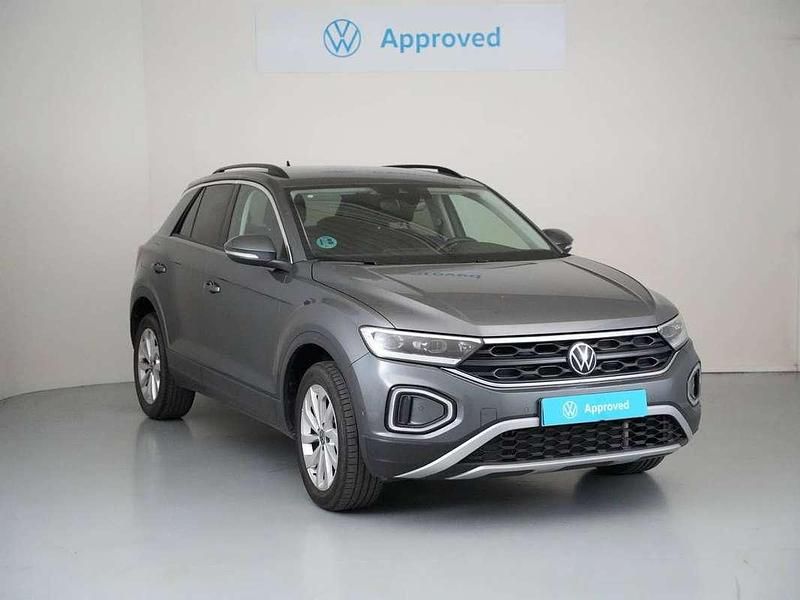 Gris Usado 2024 VW T-Roc Life SUV | 29.400 € (Un poco caro) - Imagen 1/4