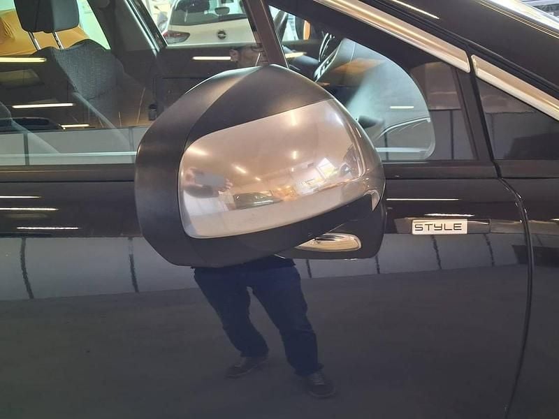 Usado Peugeot 3008 Style 120 CV (88 kW) 2016 Negro Berlina