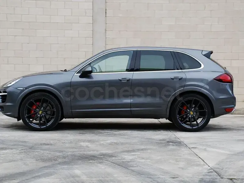 Usado Porsche Cayenne 400 CV (294 kW) 2013 Gris / plata SUV