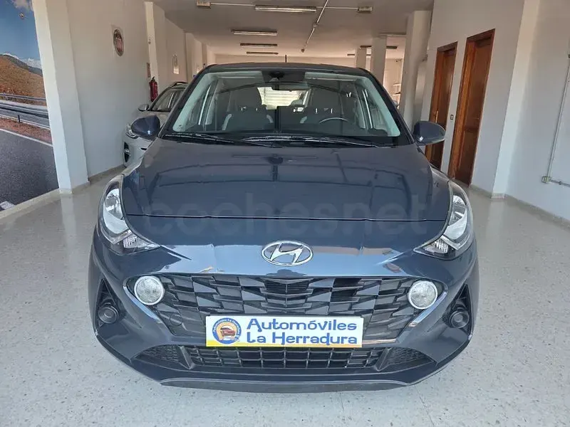 Używany Hyundai i10 67 KM (49 kW) 2023 Czarny Hatchback